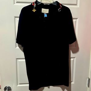 GUCCI POLO SHIRT WITH SNAKE AND BEE EMBROIDERY BLACK GOLD RED